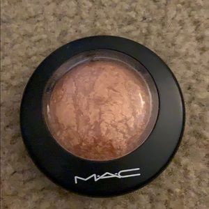 highlight / bronzer